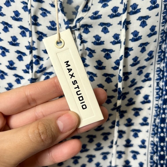 MAX STUDIO WOMEN SLEEVELESS BLUE WHITE BLOUSE 100% RAYON NEW WITH TAGS SMALL - Picture 5 of 6